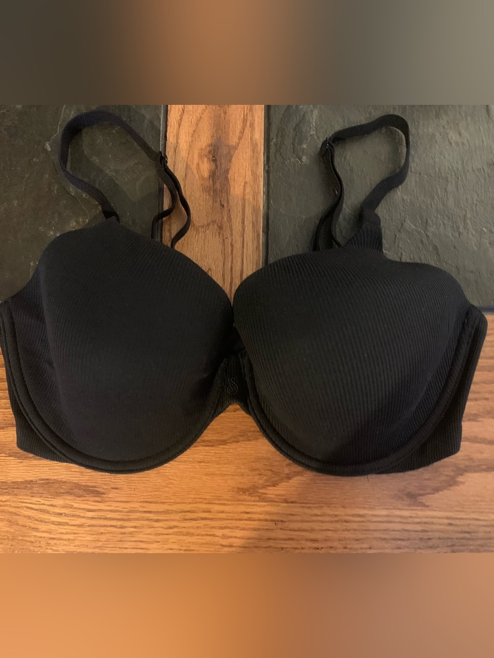 Victoria’s Secret black bra 36 DD